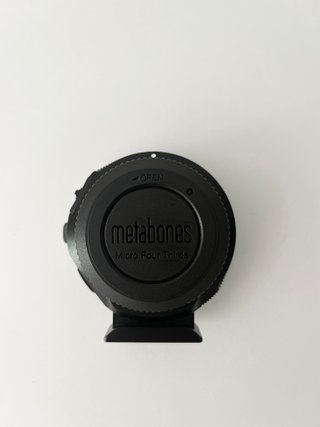 Adaptador Metabones Speed Booster EF-MFT XL 0.64x