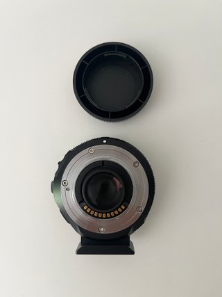 Adaptador Metabones Speed Booster EF-MFT XL 0.64x
