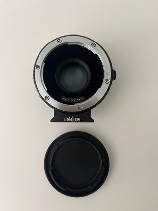 Adaptador Metabones Speed Booster EF-MFT XL 0.64x