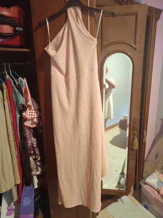 Vestido rosa asimétrico