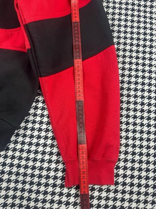 Sudadera Carhartt Rework Negra y Roja vintage