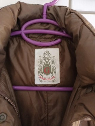 Plumifero Guess verde aceituna Talla M