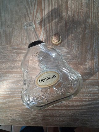 Botella Vacía Hennessy Cognac