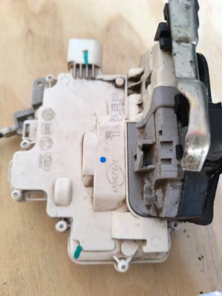 Cerradura Audi A4 B8 2010 trasera derecha