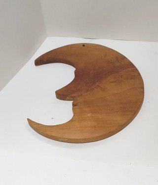 Luna intagliata in vero legno