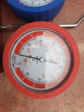 Kit bomba de vacio y manometros aire acondicionado