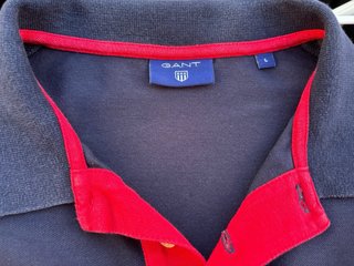 Polo Gant manga larga azul y rojo