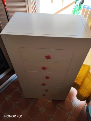 Cómoda con tiradores florales y Litera madera
