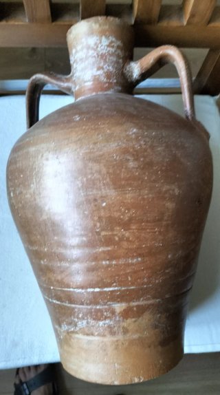 Cántaro de barro antiguo
