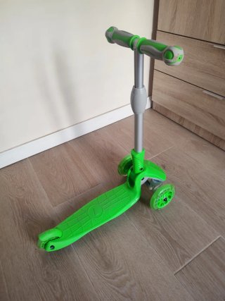 Patinete Halley 3 ruedas con luz