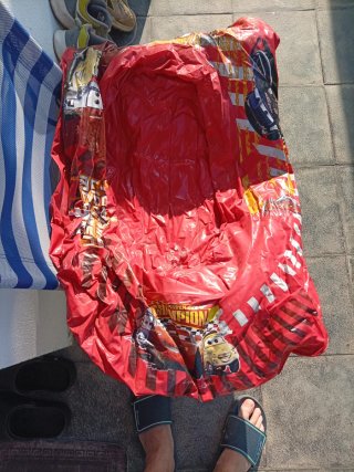 Barco hinchable rojo