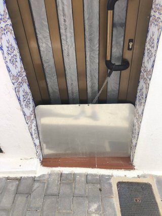 Puerta de aluminio