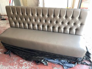 Sofá Chesterfield Banquette Marrón/Gris