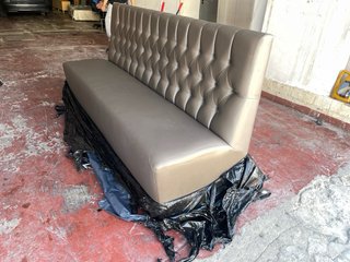 Sofá Chesterfield Banquette Marrón/Gris