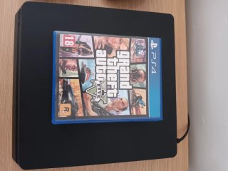 PS4 (PlayStation 4) Negra + 2 Mandos