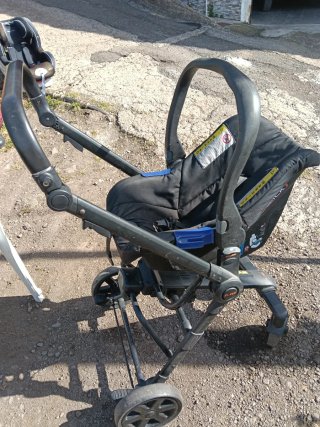 Carrito de bebé azul marca nurse