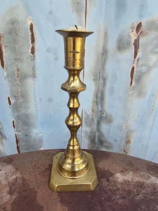 Portavelas de bronce antiguo