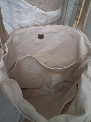 Bolso de hombro rayas doradas. Nuevo sin usar