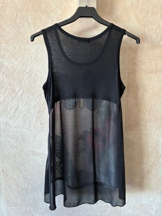 Blusa sin mangas gasa estampado mariposas