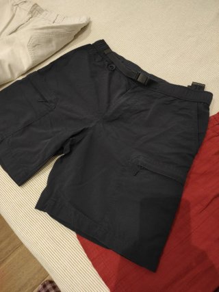 Bermudas chico beige, negras y rojas talla M