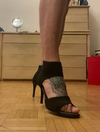 Scarpe con tacco aperte nere