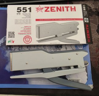 Cucitrice Zenith 551