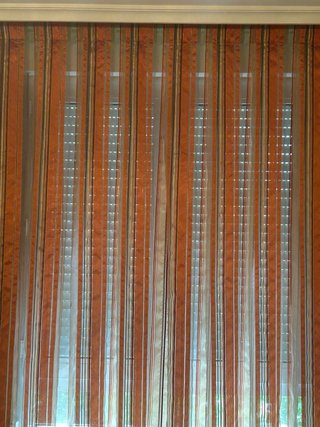 Cortinas Naranja y beige.