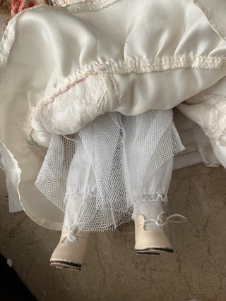 Muñeca de porcelana antigua