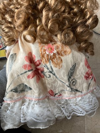 Muñeca de porcelana antigua