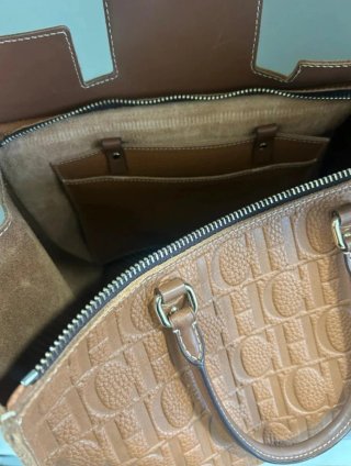 Bolso CH Marrón Piel Grabada