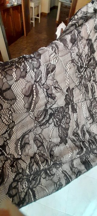 Blusa H&M negra encaje forrada