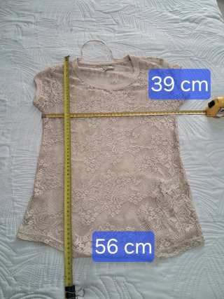 Blusa de encaje beige. Zara 36