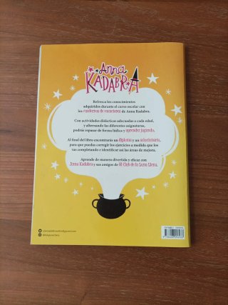 Anna Kadabra. Vacaciones. 2 primaria