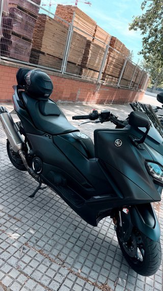 Yamaha T-MAX 562 2023 Negra