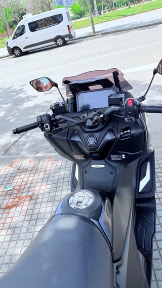 Yamaha T-MAX 562 2023 Negra