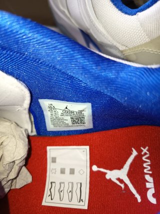 Zapatillas Jordan Blancas y Azules