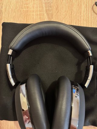 Auriculares Montblanc Negros y Plateados