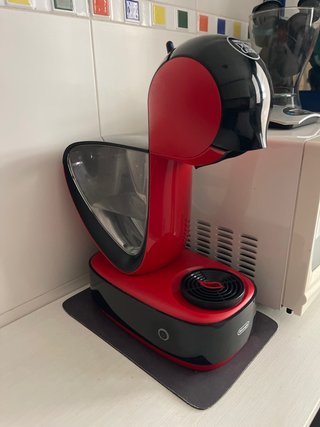 Cafetera Dolce Gusto Roja y Negra