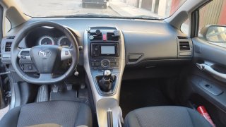 Toyota Auris diciembre 2011Toyota Auris 1.4 D-4D