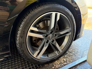 Llantas Originales Audi 18” 5x112 con Neumáticos