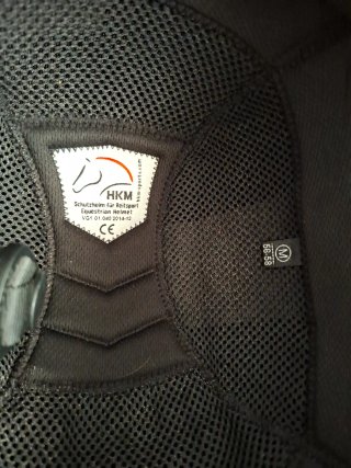 Casco de equitación negro.Marca HKM