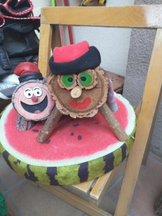 Dos Caga Tió Decorativos