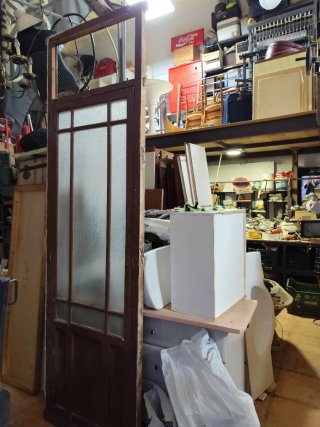 Puertas antiguas de madera con cristal