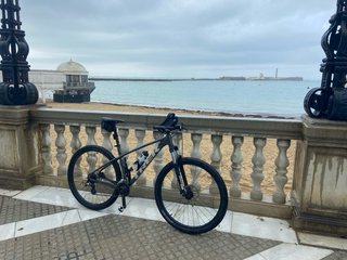 Trek Marlin 5 2023 Gris talla L. 1.80-1.90 cms