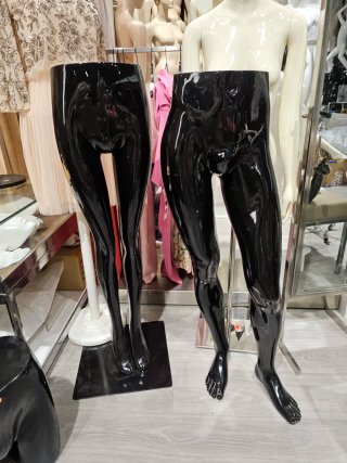Maniquíes Piernas Hombre y Mujer Negro