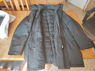 Abrigo impermeable hombre negro Mango