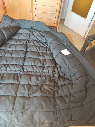 Abrigo impermeable hombre negro Mango