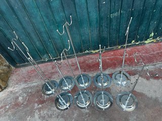 Espositori metallici cromati