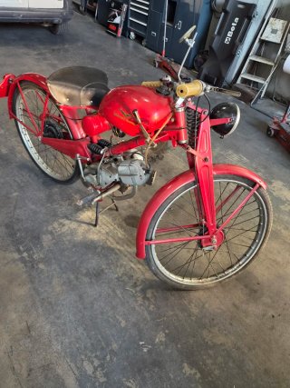 Moto Guzzi 49 Moped Roja