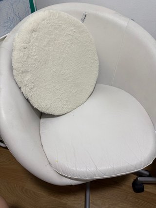 Silla giratoria Ikea blanca. Tengo dos por 35€